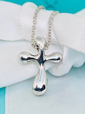 Tiffany & Co Tear Drop Cross Elsa Peretti 16” Pendant Necklace 925 Box
